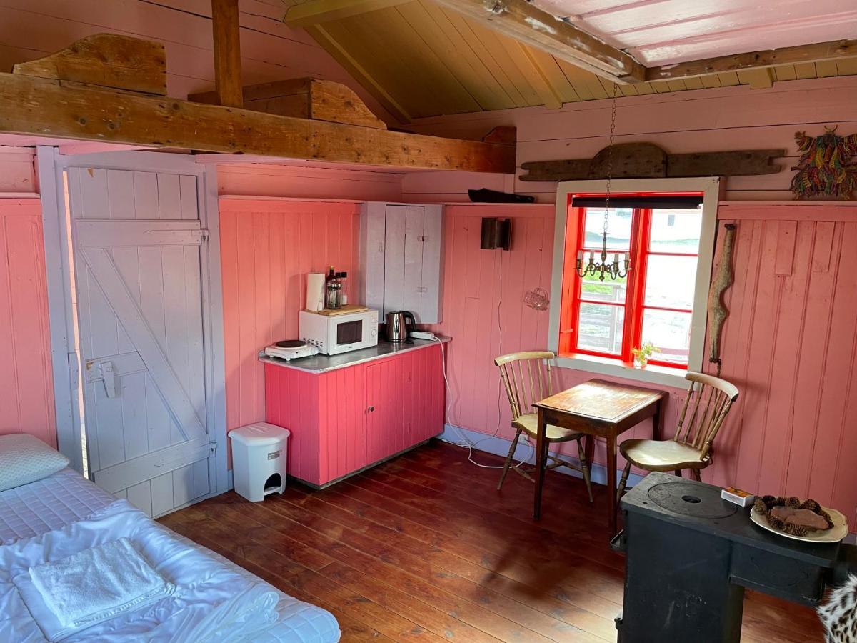 Kraemmervika Rorbuer - Rustic Cabins In Lofoten Ballstad Bagian luar foto